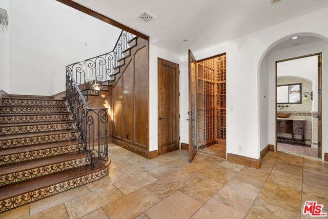 1111 Stradella Road, Los Angeles, CA 90077