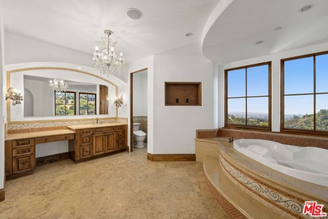 1111 Stradella Road, Los Angeles, CA 90077