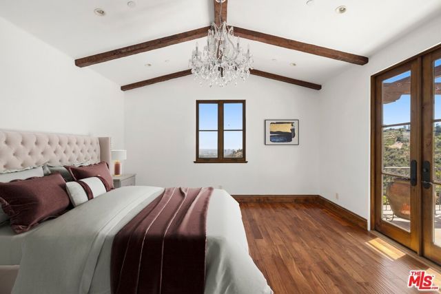 1111 Stradella Road, Los Angeles, CA 90077
