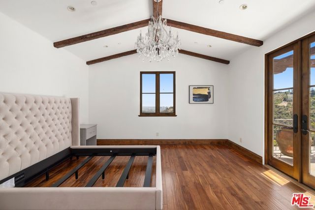 1111 Stradella Road, Los Angeles, CA 90077