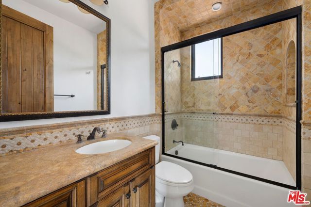1111 Stradella Road, Los Angeles, CA 90077