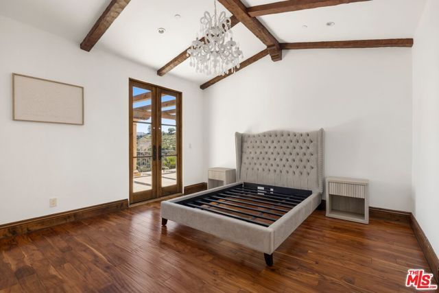 1111 Stradella Road, Los Angeles, CA 90077