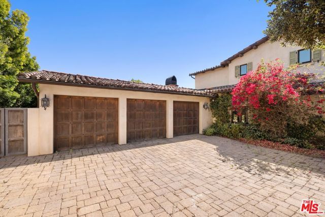 1111 Stradella Road, Los Angeles, CA 90077