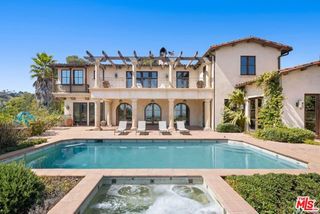 1111 Stradella Road, Los Angeles, CA 90077