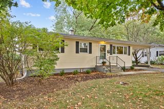 328 S 14TH Street, St. Charles, IL 60174