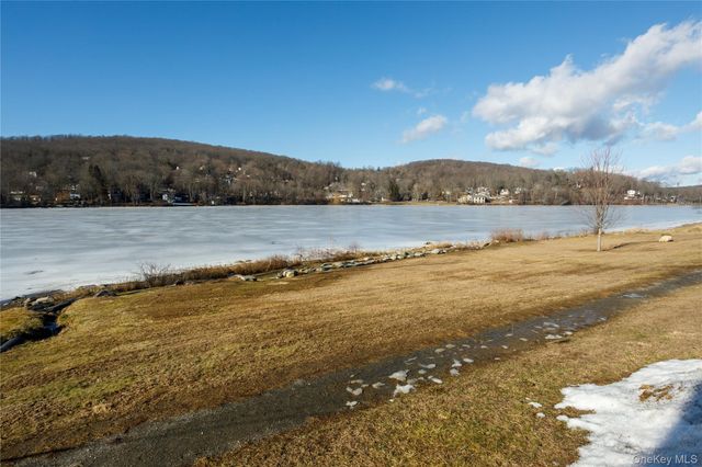 79 Clubhouse Drive, Carmel, NY 10512