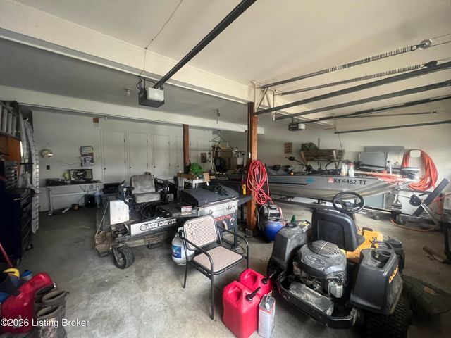 318 Sequoia Dr, Leitchfield, KY 42754