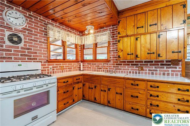 153 New Street, Hellertown Boro, PA 18055