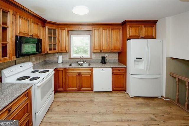 4033 Scenic Mountain Drive, Snellville, GA 30039