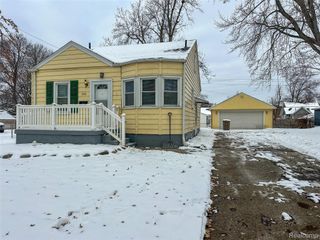595 E Tennyson Avenue, Pontiac, MI 48340