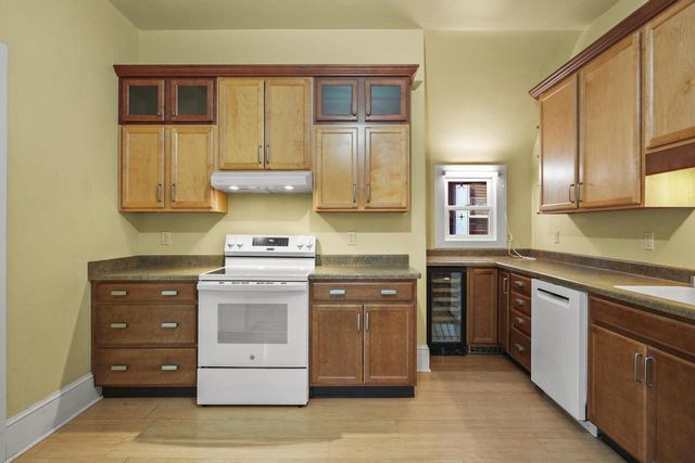 928 Jenifer Street, Madison, WI 53703