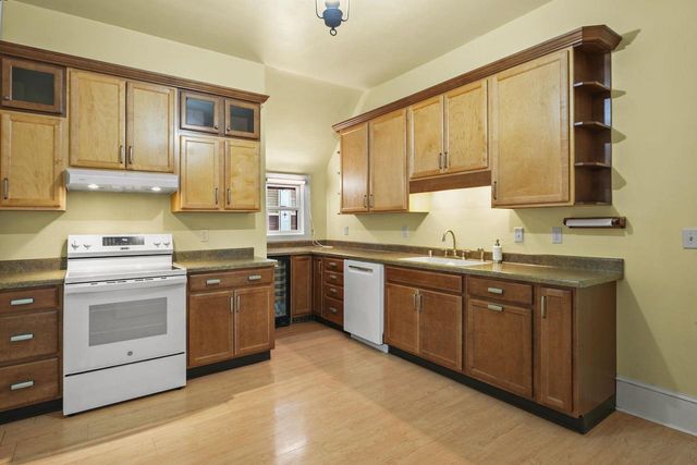 928 Jenifer Street, Madison, WI 53703