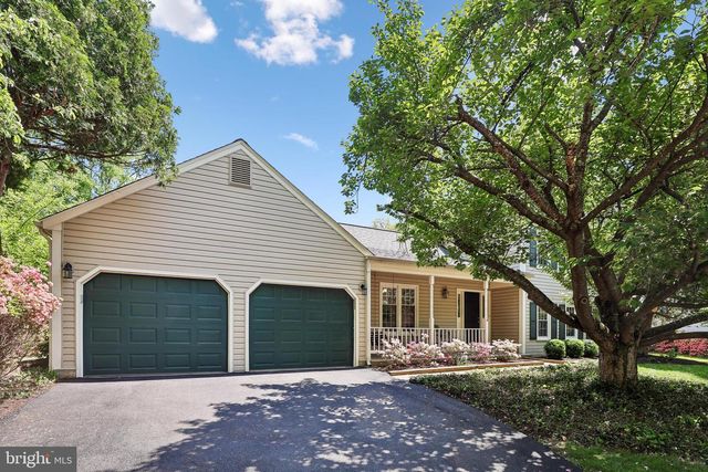 2701 REIGN ST, Herndon, VA 20171