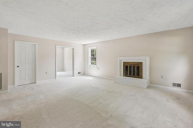 2701 REIGN ST, Herndon, VA 20171