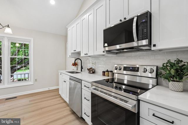 2701 REIGN ST, Herndon, VA 20171