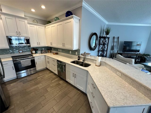 7730 34TH AVE W 303, Bradenton, FL 34209