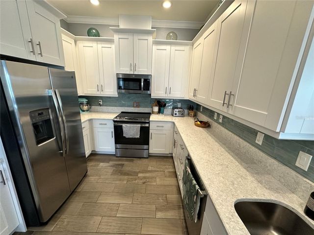 7730 34TH AVE W 303, Bradenton, FL 34209