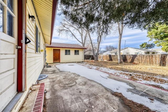 1168 Nucla Street, Aurora, CO 80011