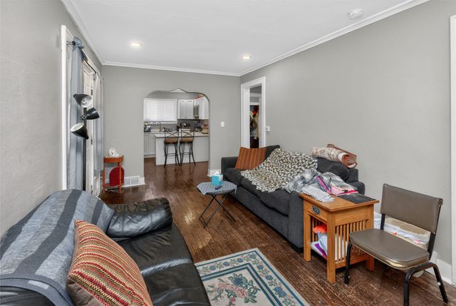 328 Forest Avenue, Des Moines, IA 50314