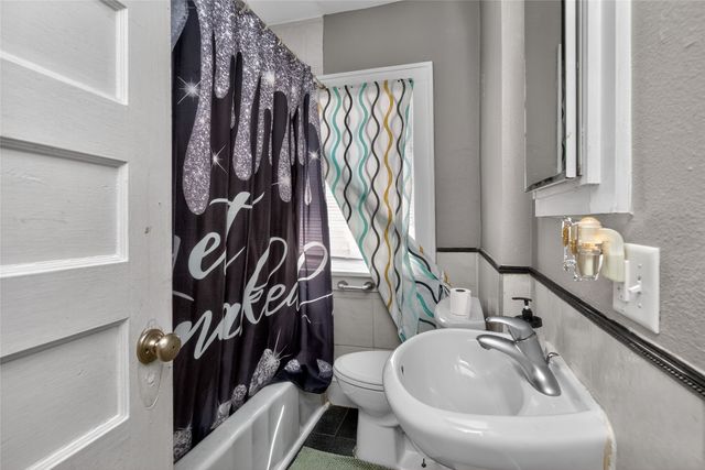 328 Forest Avenue, Des Moines, IA 50314