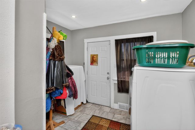 328 Forest Avenue, Des Moines, IA 50314