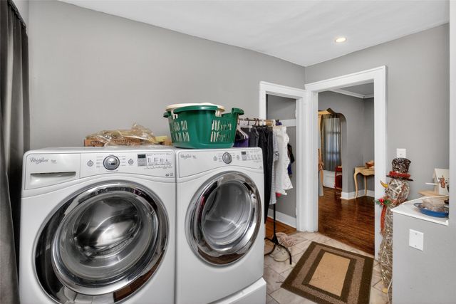 328 Forest Avenue, Des Moines, IA 50314