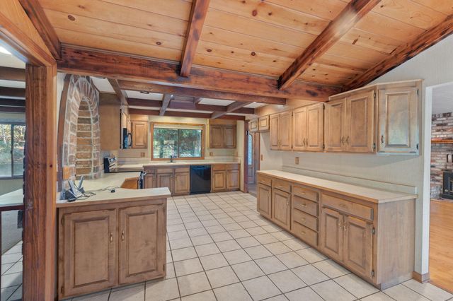 301 Canyon Drive, Grants Pass, OR 97527