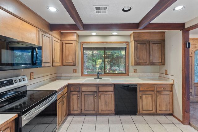 301 Canyon Drive, Grants Pass, OR 97527