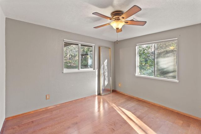 301 Canyon Drive, Grants Pass, OR 97527