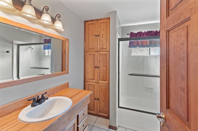 301 Canyon Drive, Grants Pass, OR 97527