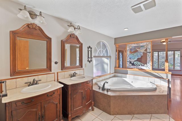 301 Canyon Drive, Grants Pass, OR 97527