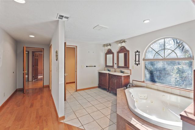 301 Canyon Drive, Grants Pass, OR 97527