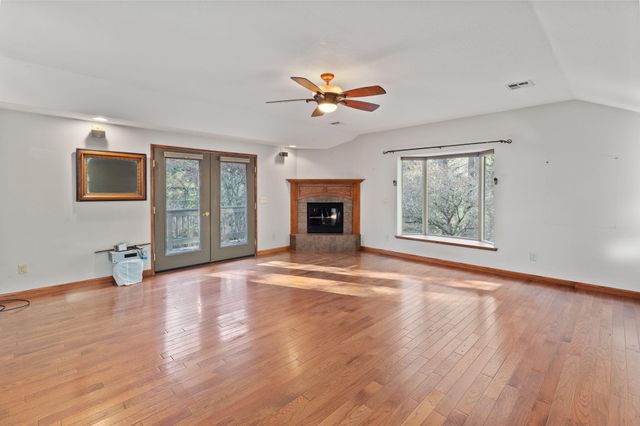 301 Canyon Drive, Grants Pass, OR 97527