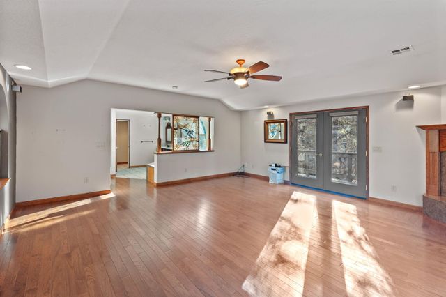 301 Canyon Drive, Grants Pass, OR 97527