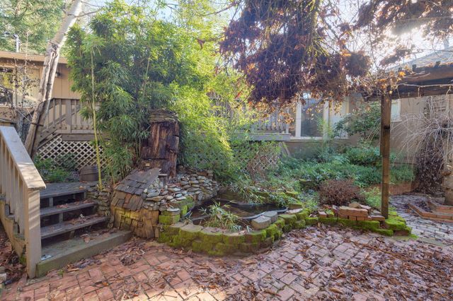 301 Canyon Drive, Grants Pass, OR 97527