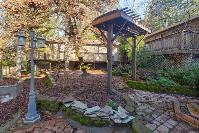 301 Canyon Drive, Grants Pass, OR 97527