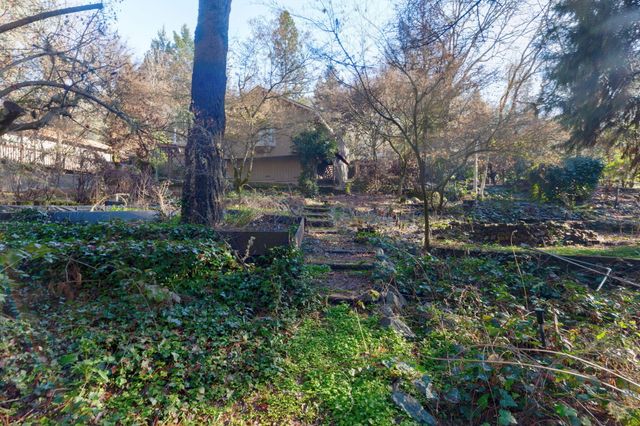 301 Canyon Drive, Grants Pass, OR 97527