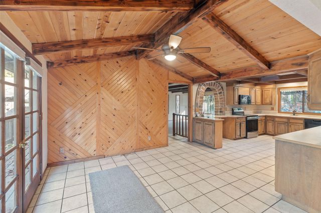 301 Canyon Drive, Grants Pass, OR 97527