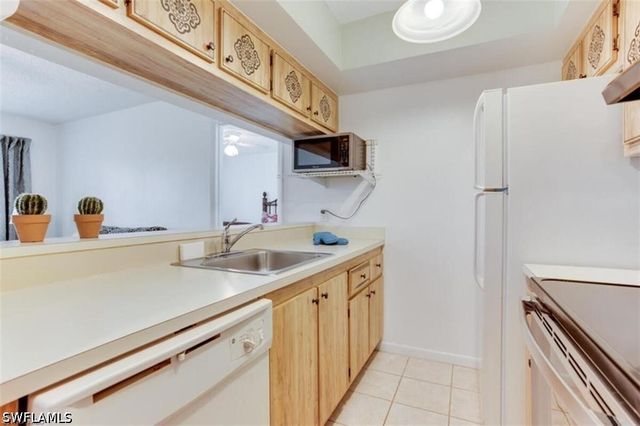 4321 27th CT SW 202, Naples, FL 34116