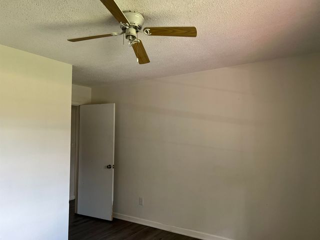 1685 FAIRWAY DR, Saulsbury, TN 38067