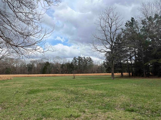 1685 FAIRWAY DR, Saulsbury, TN 38067