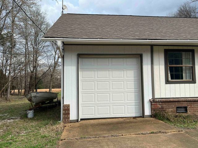 1685 FAIRWAY DR, Saulsbury, TN 38067