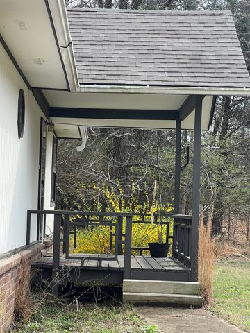 1685 FAIRWAY DR, Saulsbury, TN 38067