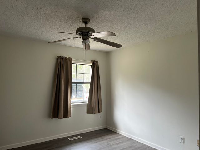 1685 FAIRWAY DR, Saulsbury, TN 38067