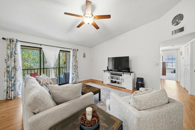 3301 CRYSTAL COURT E Unit M, Palm Harbor, FL 34685