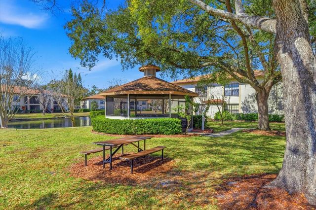 3301 CRYSTAL COURT E Unit M, Palm Harbor, FL 34685