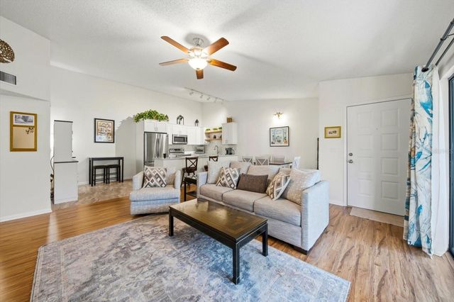 3301 CRYSTAL COURT E Unit M, Palm Harbor, FL 34685