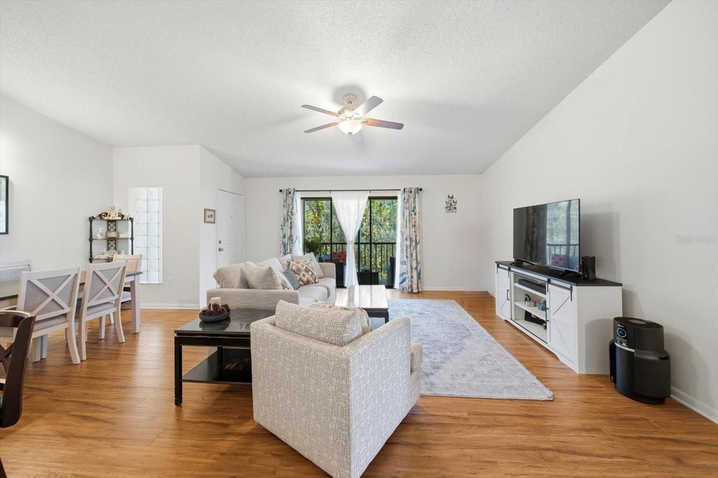 Image 15 of property listing at 3301 CRYSTAL COURT E Unit M, Palm Harbor, FL 34685