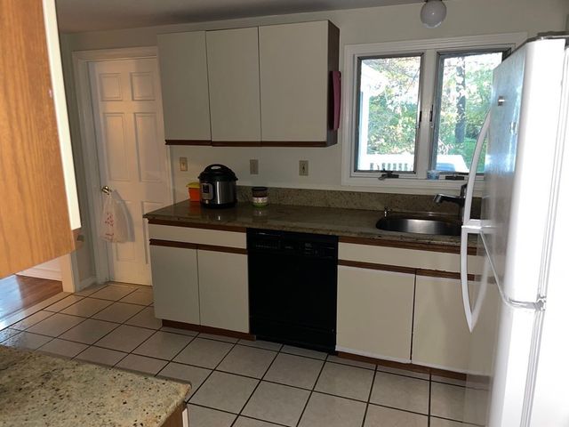 105 Blake St, Needham, MA 02492