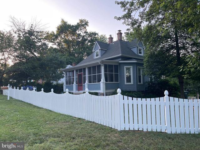 4810 FOX ST, College Park, MD 20740